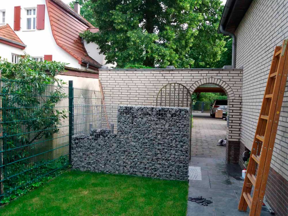 Pflasterarbeiten, Pflasterung, Pflasterbau, Pflasterarbeiten Hof, Einfahrt pflastern, Natursteinpflaster, Wegebau, Terrassenpflaster, Pflasterreparatur, Pflaster f&uuml;r Auffahrt